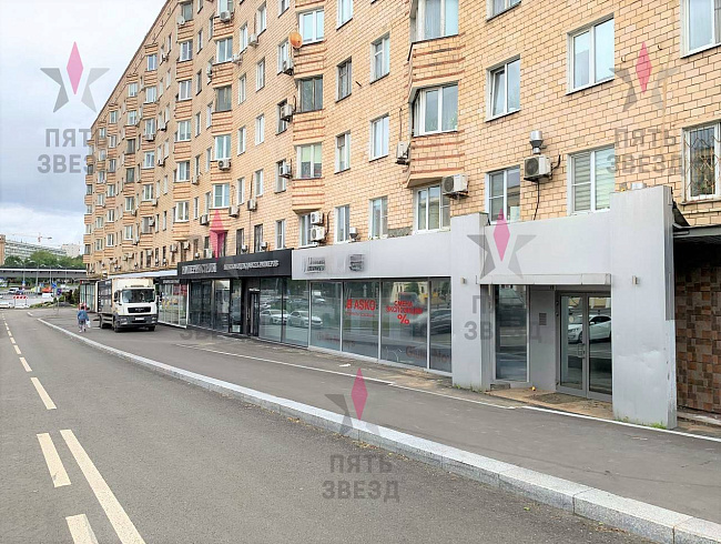 Помещение удачно расположено на 1 линии в месте пересечения...