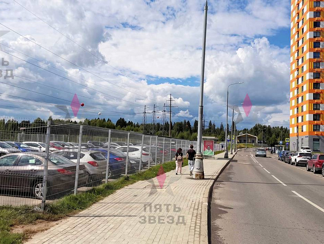 Продается земельный участок площадью 7 402 кв. м. в г....