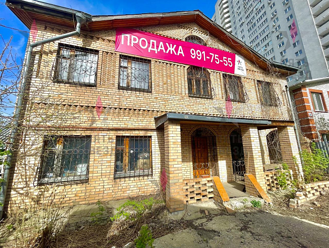 Продается двухэтажный дом общая площадью 217,7 кв.м, с...