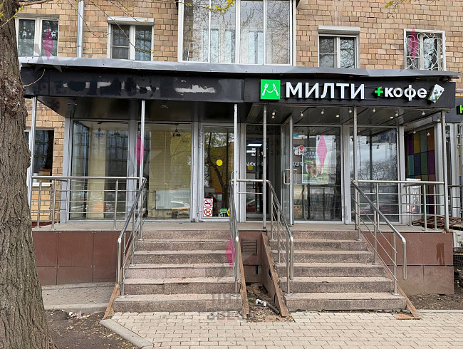 Продаётся помещение свободного назначения на 1 линии в...