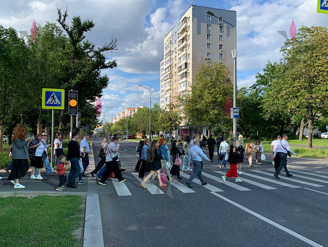 Аренда площади на 1 линии в 5 минутах ходьбы от станции...