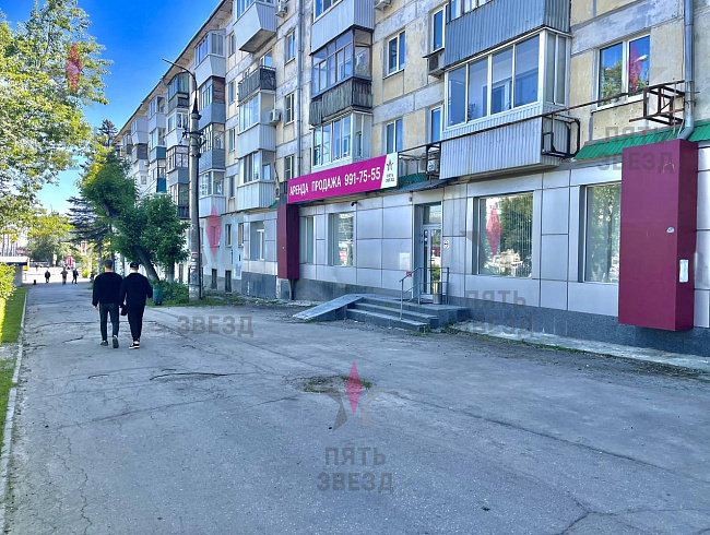 Продается универсальное нежилое помещение на 1 линии ул....