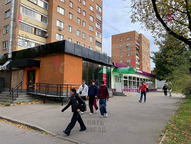 Помещение на 1 этажe жилого дома. Объект удачно расположен...